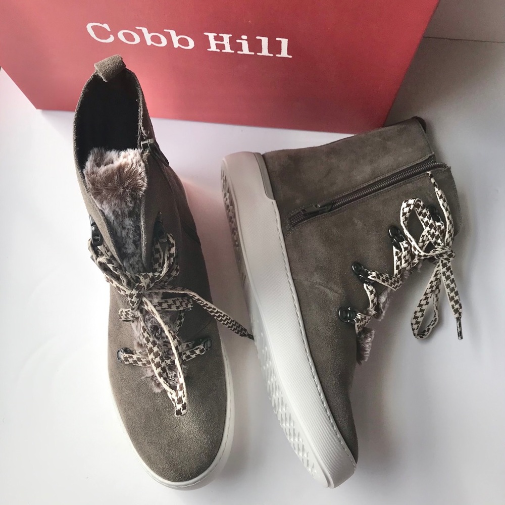 - ROCKPORT BOOTS STONE  SIZE 8